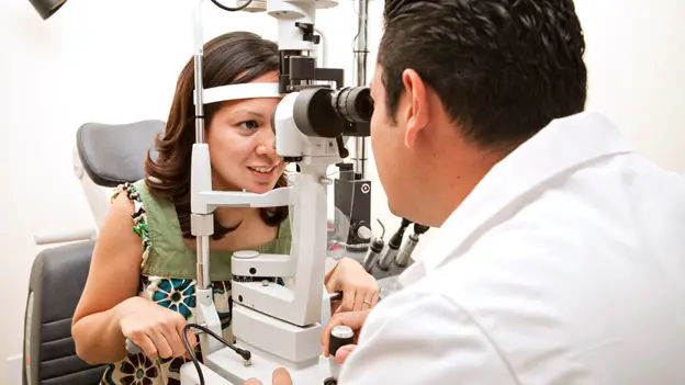 how often do optometrists work